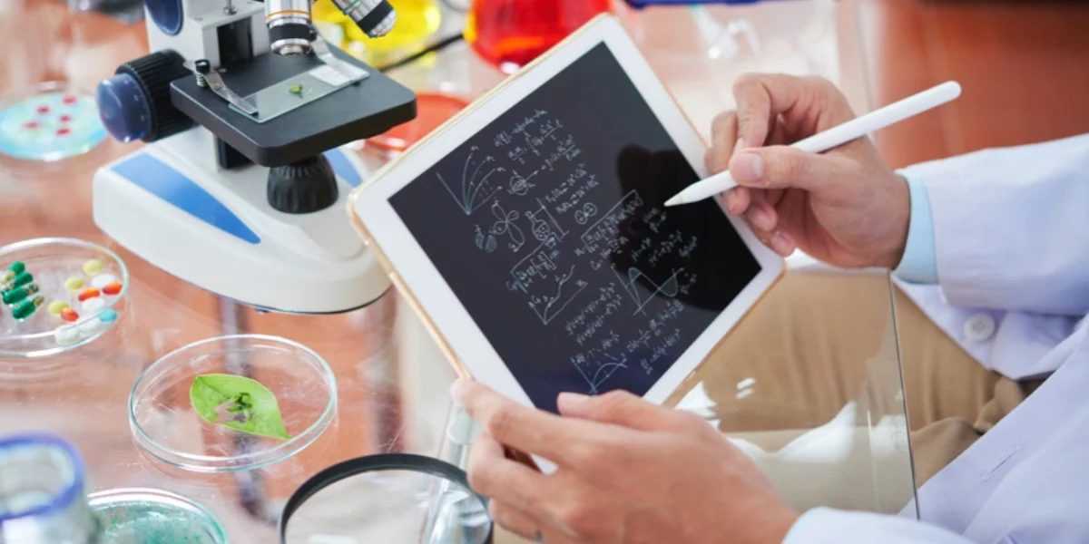A Short Guide to Building a Career in Bioinformatics