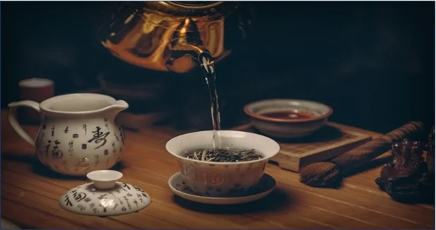 Is it Better to Drink Decaffeinated Tea?